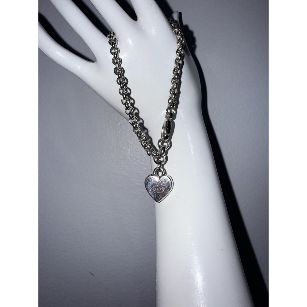 $599 Rare Authentic Gucci Sterling Silver Heart Charm Bracelet‎